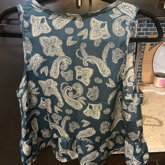 Blue silk paisley top - Picture 2 of 3